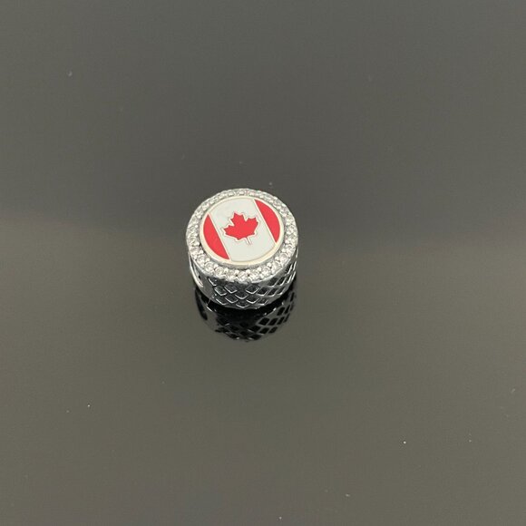Pandora Canada Flag pendant - Picture 4 of 7